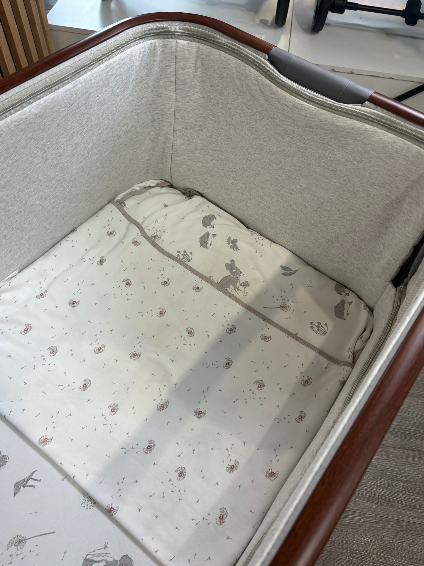 PRE LOVED Tutti Bambini CoZee Luxe Bedside Crib W/Sheet - Walnut & Slate