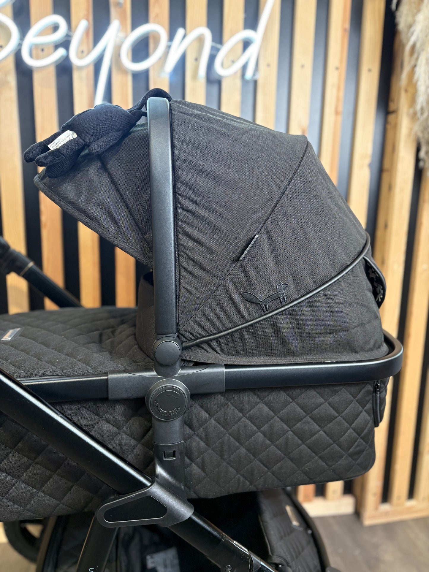 PRE LOVED Cosatto Wow 3 Travel System - Silhouette