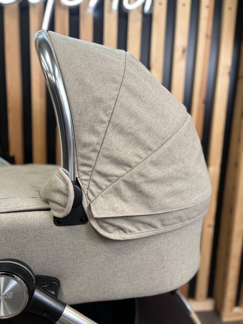 PRE LOVED Mamas & Papas Ocarro 3in1 Travel System - Biscuit
