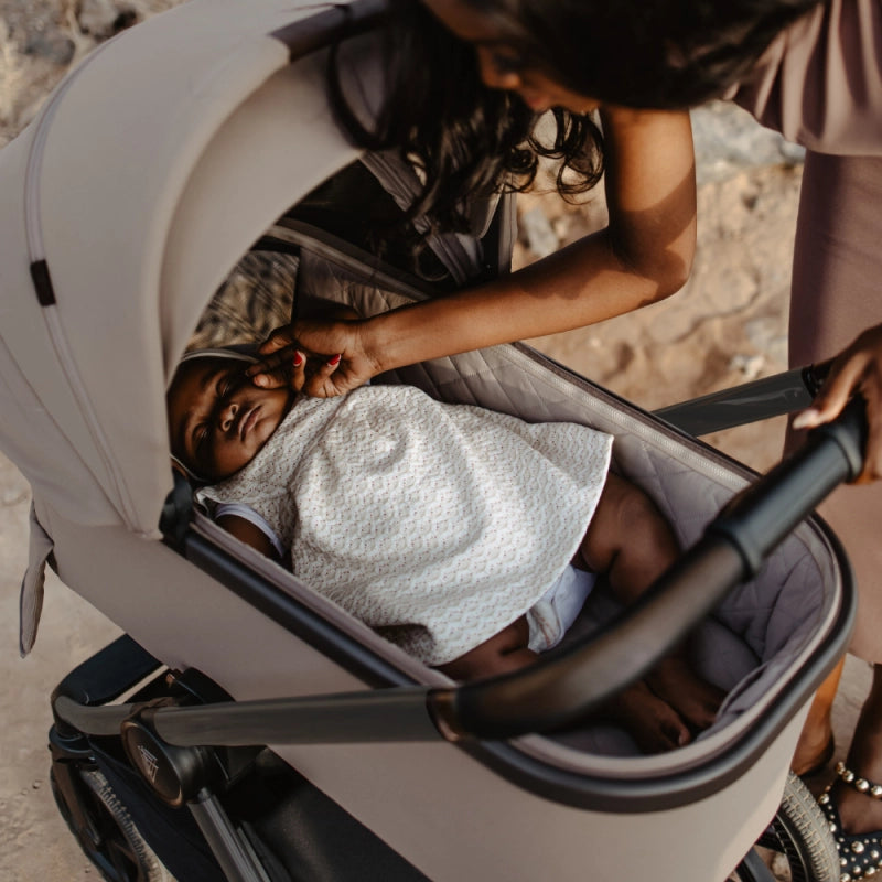 Venicci Upline Special Edition 4in1 Travel System Inc Engo Car Seat + Isofix Base - Powder