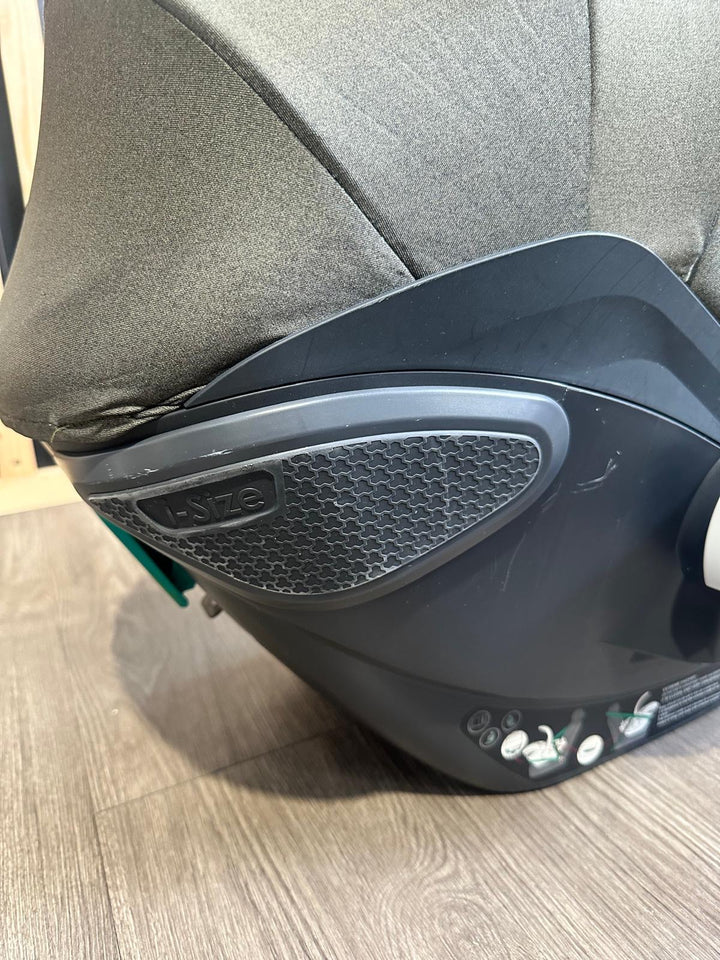 PRE LOVED egg Shell Car Seat - Hunter Green