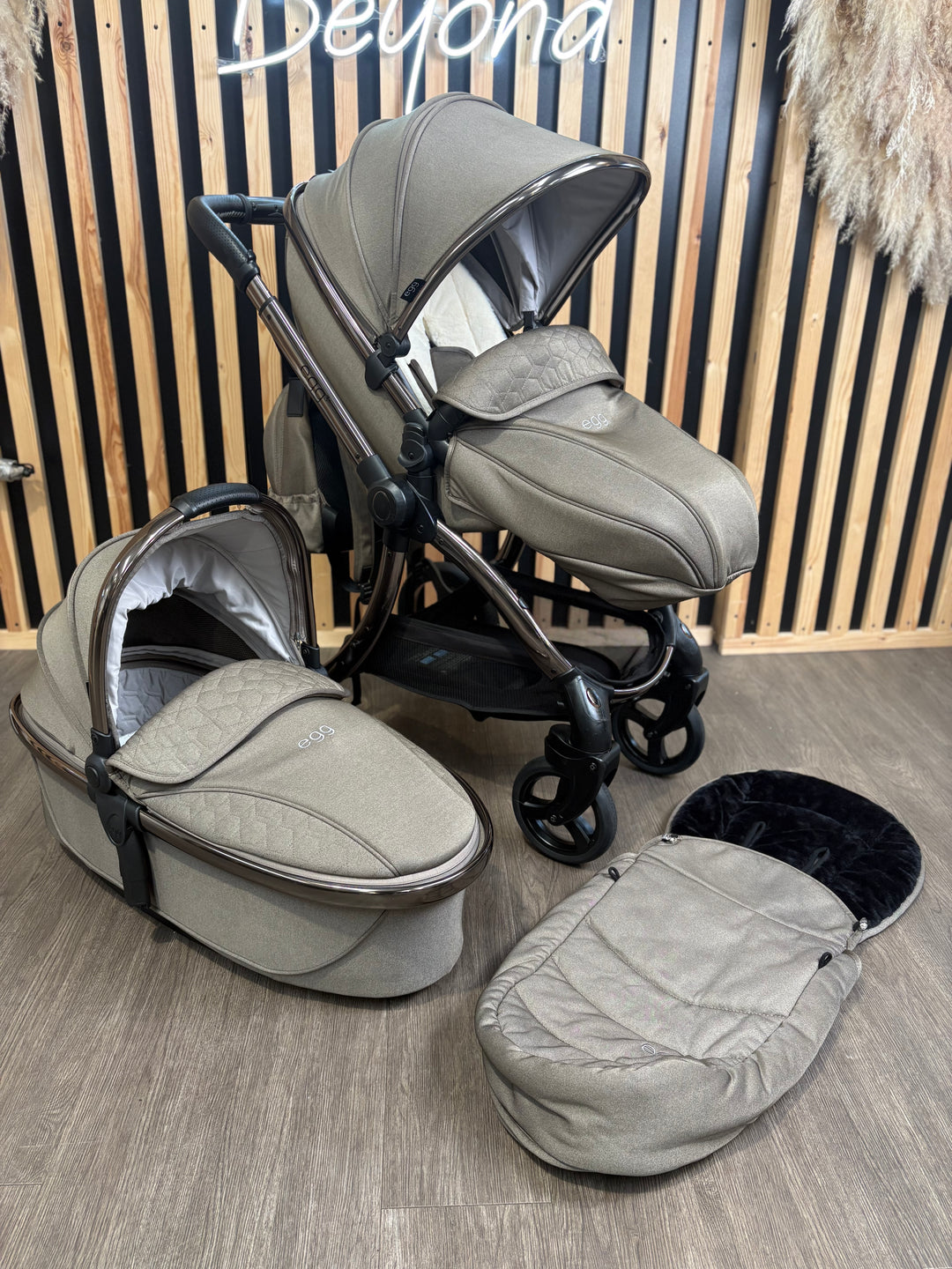 PRE LOVED egg3 Travel System - Mink
