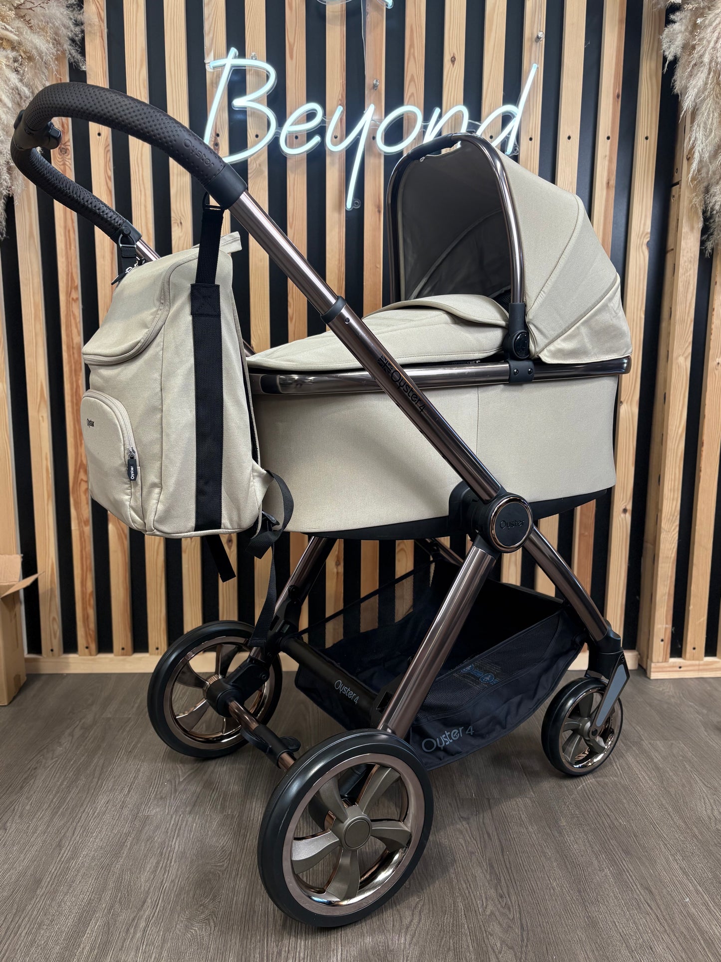 PRE LOVED Babystyle Oyster4 2-in-1 Travel System - Buttermilk