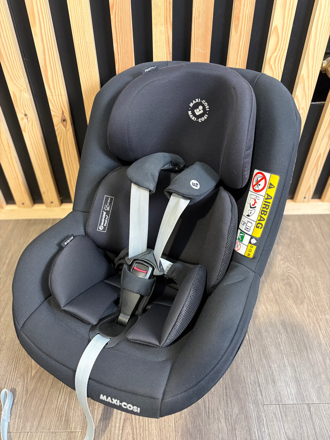 PRE LOVED Maxi-Cosi Pearl Pro2 Car Seat - Authentic Black