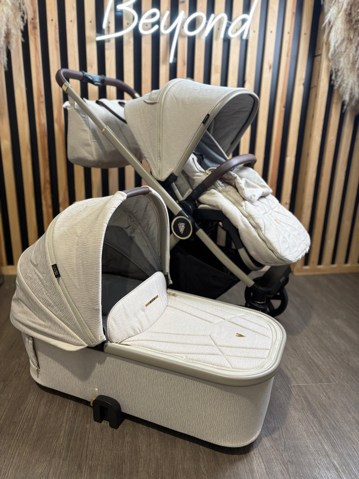PRE LOVED Venicci Tinum Upline 2in1 Travel System - Stone Beige