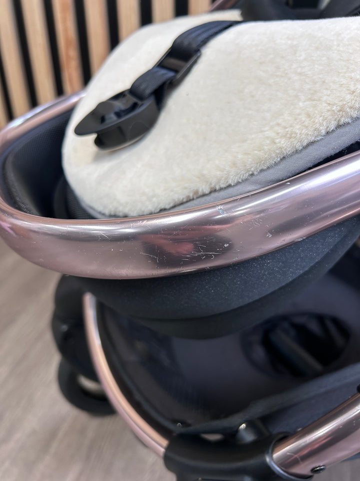 PRE LOVED egg Pushchair + Footmuff - Diamond Black