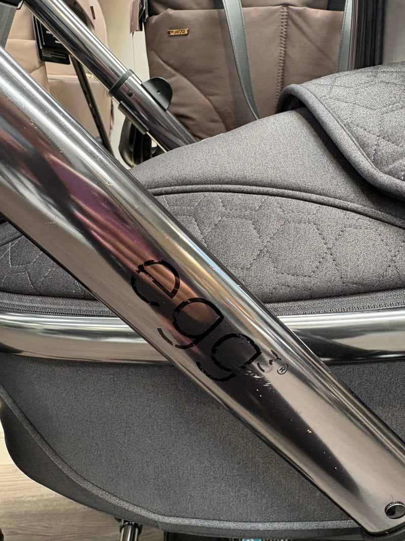 PRE LOVED egg3 Travel System - Carbonite