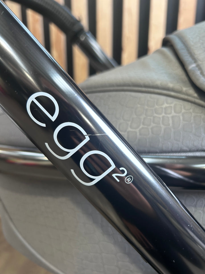 PRE LOVED egg2 Travel System - Jurassic Grey