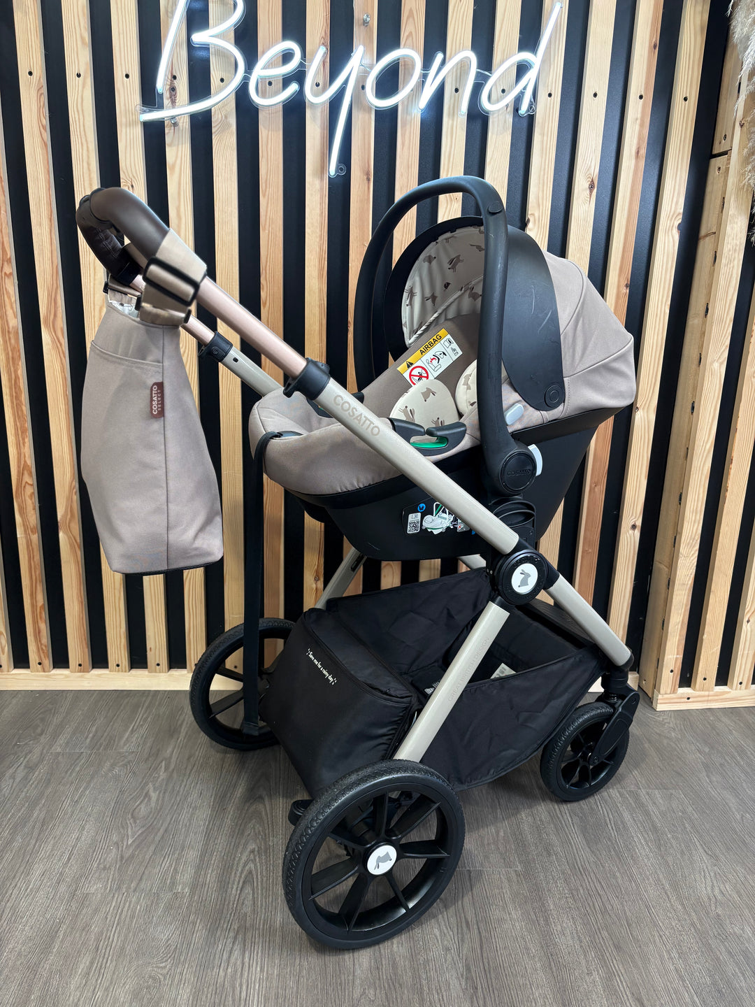 PRE LOVED Cosatto Giggle 4 Car Seat Bundle + Accessory Pack - Lollop