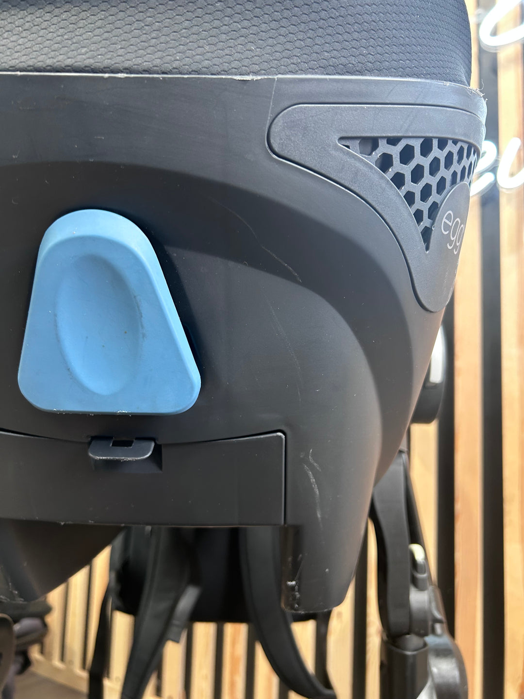 PRE LOVED egg2 Travel System - Just Black