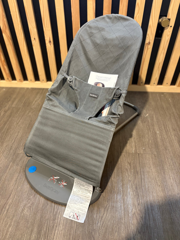PRE LOVED Baby Bjorn Bouncer Bliss - Anthracite