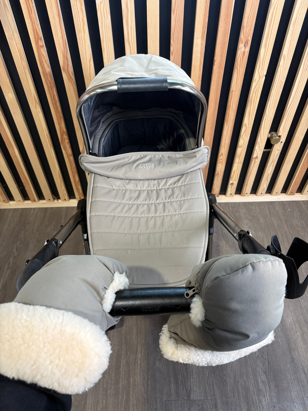 PRE LOVED Mamas & Papas Ocarro Travel System - Everest