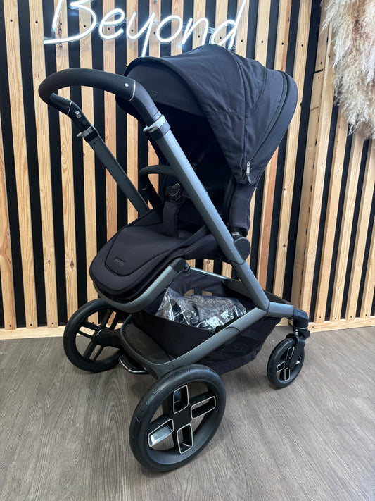 PRE LOVED Maxi-Cosi Fame Pushchair - Twillic Black