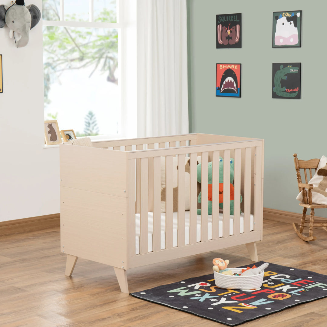 Babymore Dante Mini Cot Bed – Natural