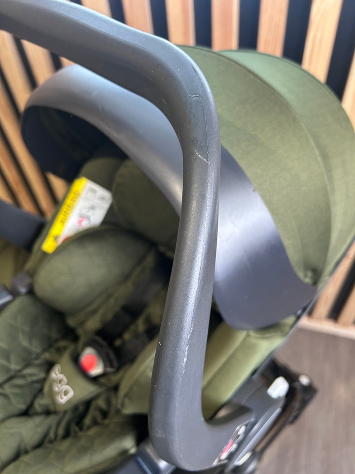 PRE LOVED egg2 Travel System - Olive