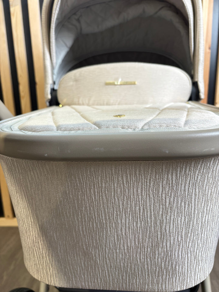 PRE LOVED Venicci Tinum Upline 3in1 Travel System - Stone Beige