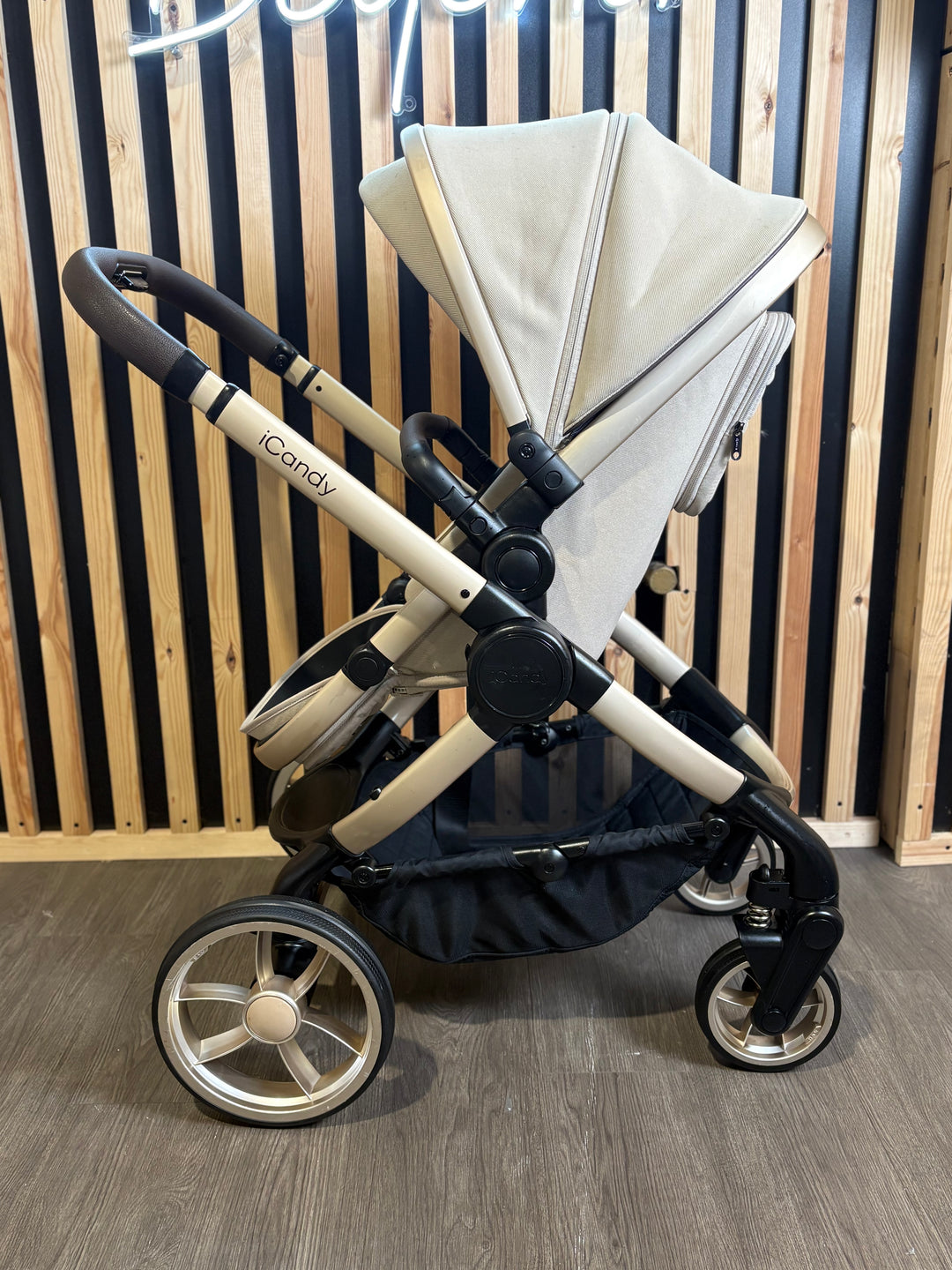 PRE LOVED iCandy Peach 7 w/ Cocoon Car Seat Travel System - Biscotti