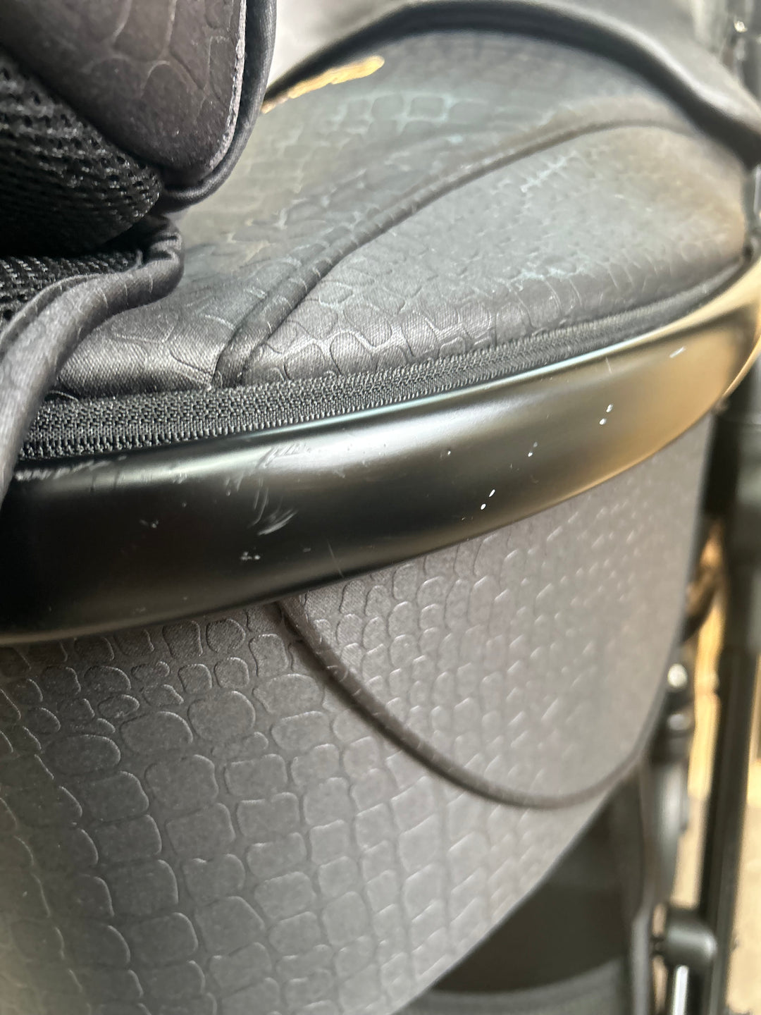 PRE LOVED egg2 Travel System - Jurassic Gold