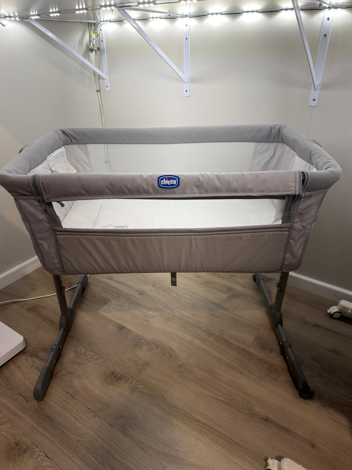 EX DISPLAY Chicco Next2Me Essential Bedside Crib - Stone