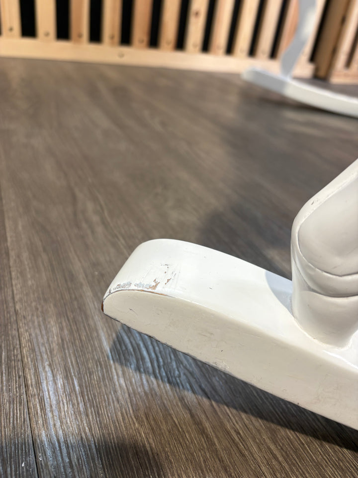 PRE LOVED Ling Lux Cradle - White