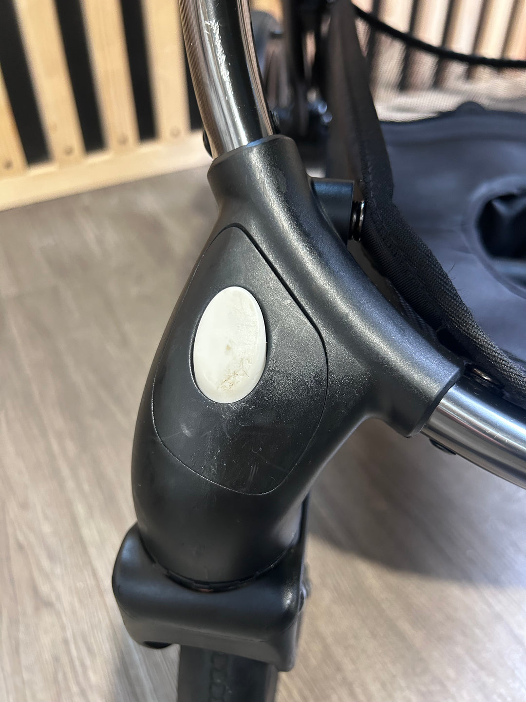 PRE LOVED egg2 Travel System - Olive