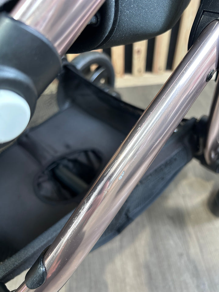 PRE LOVED egg Pushchair + Footmuff - Diamond Black