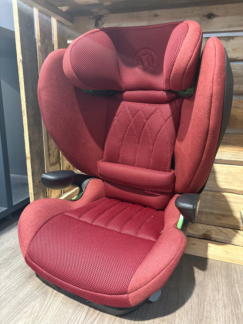 EX DISPLAY Avionaut MaxSpace AirFlow High Back Booster Car Seat - Red