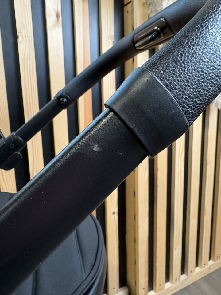 PRE LOVED iCandy Peach 7 Travel System - Jet/Black