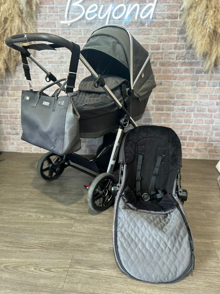 PRE LOVED Silver Cross Pioneer 21 Travel System - Clay