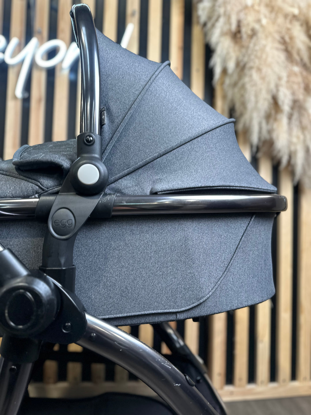 PRE LOVED egg2 Travel System - Quartz