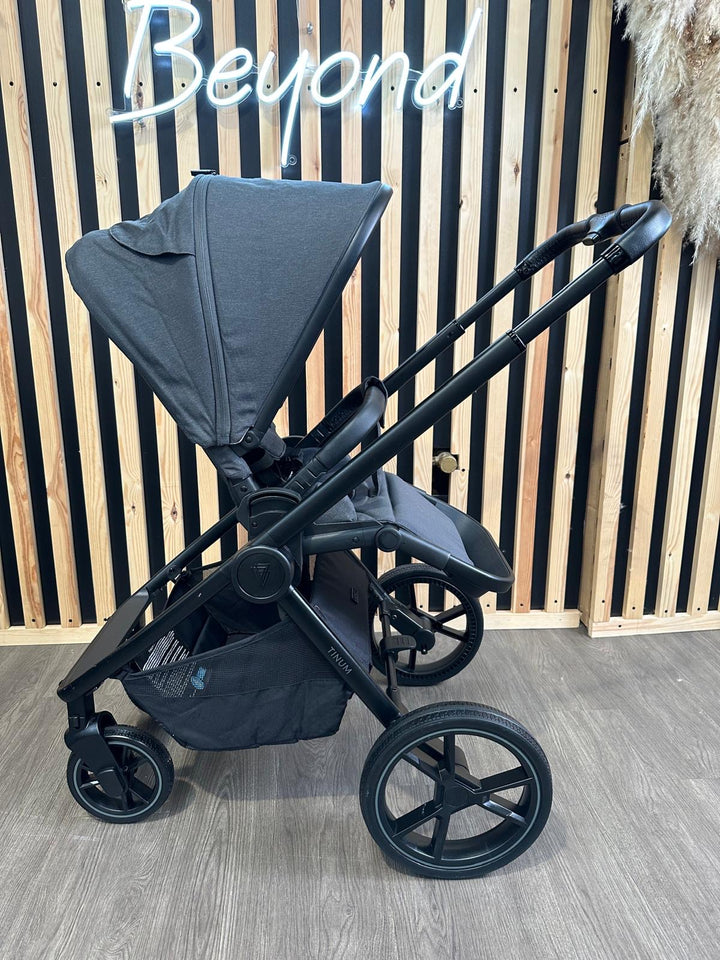 PRE LOVED Venicci Tinum Edge Travel System - Charcoal