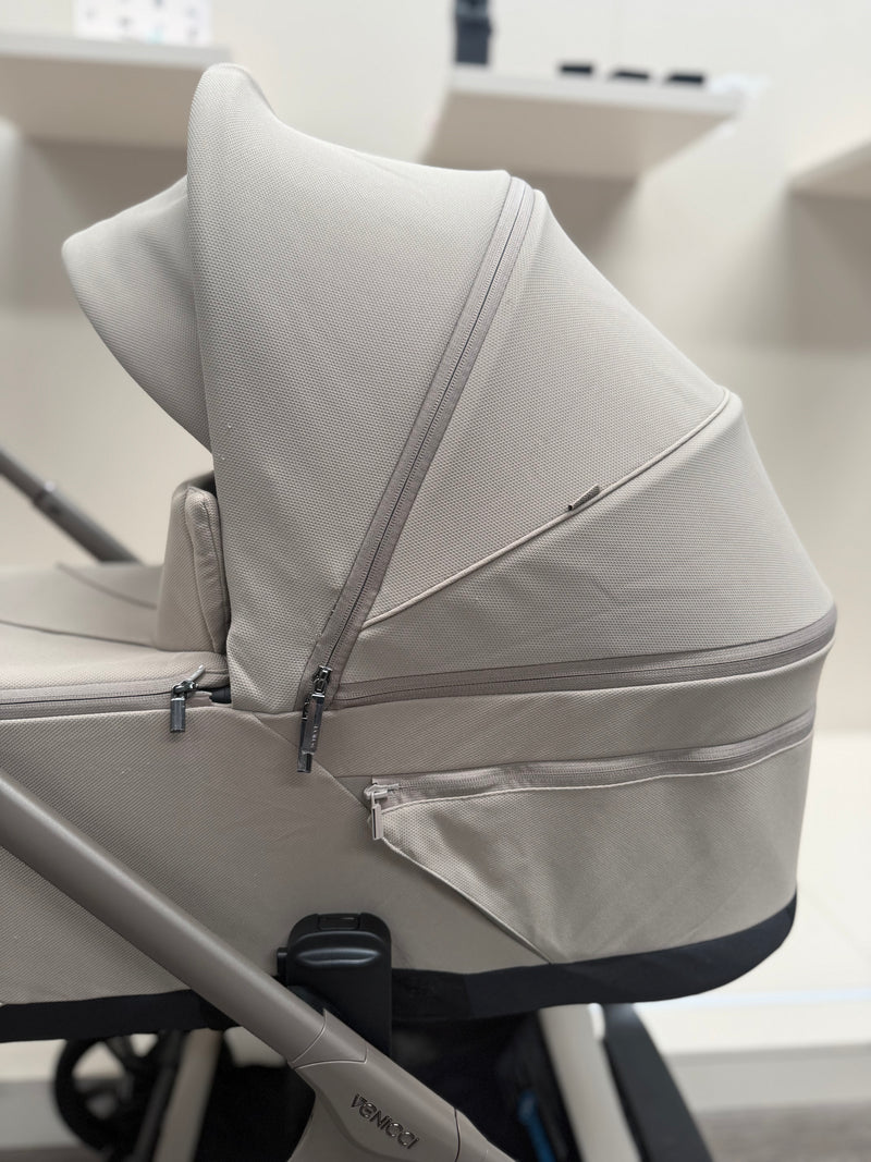 EX DISPLAY Venicci Tila Pram, Pushchair + Accessories - Latte