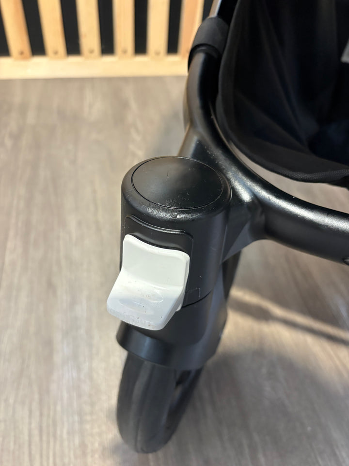 PRE LOVED Bugaboo Donkey5 Twin Bundle - Midnight Black