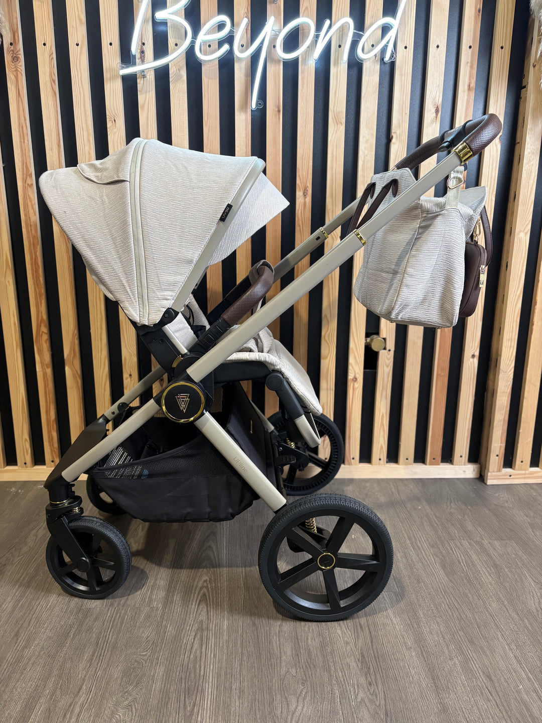 PRE LOVED Venicci Tinum Upline 3in1 Travel System - Stone Beige