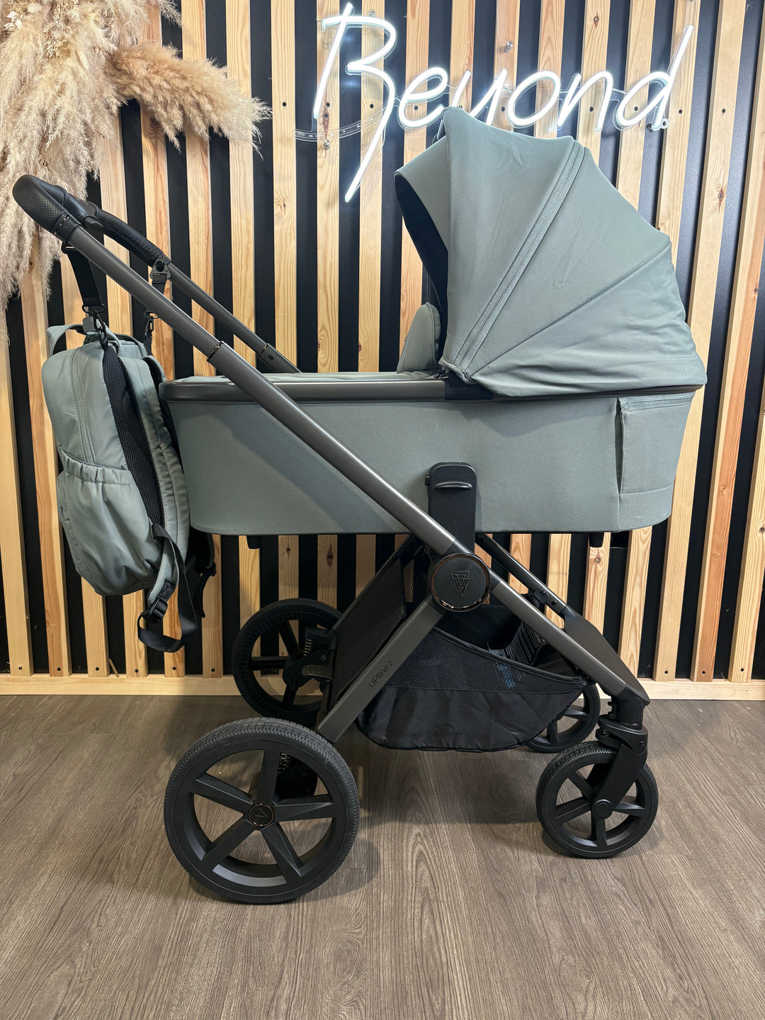 EX DISPLAY Venicci Upline2 3-in-1 Travel System - Aloe