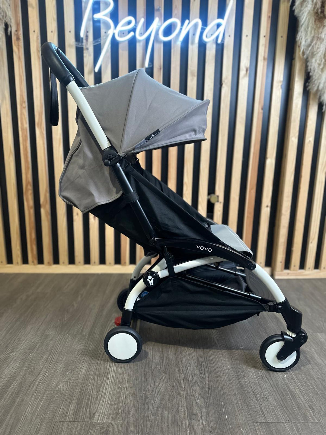 PRE LOVED Babyzen Yoyo Stroller - Beige