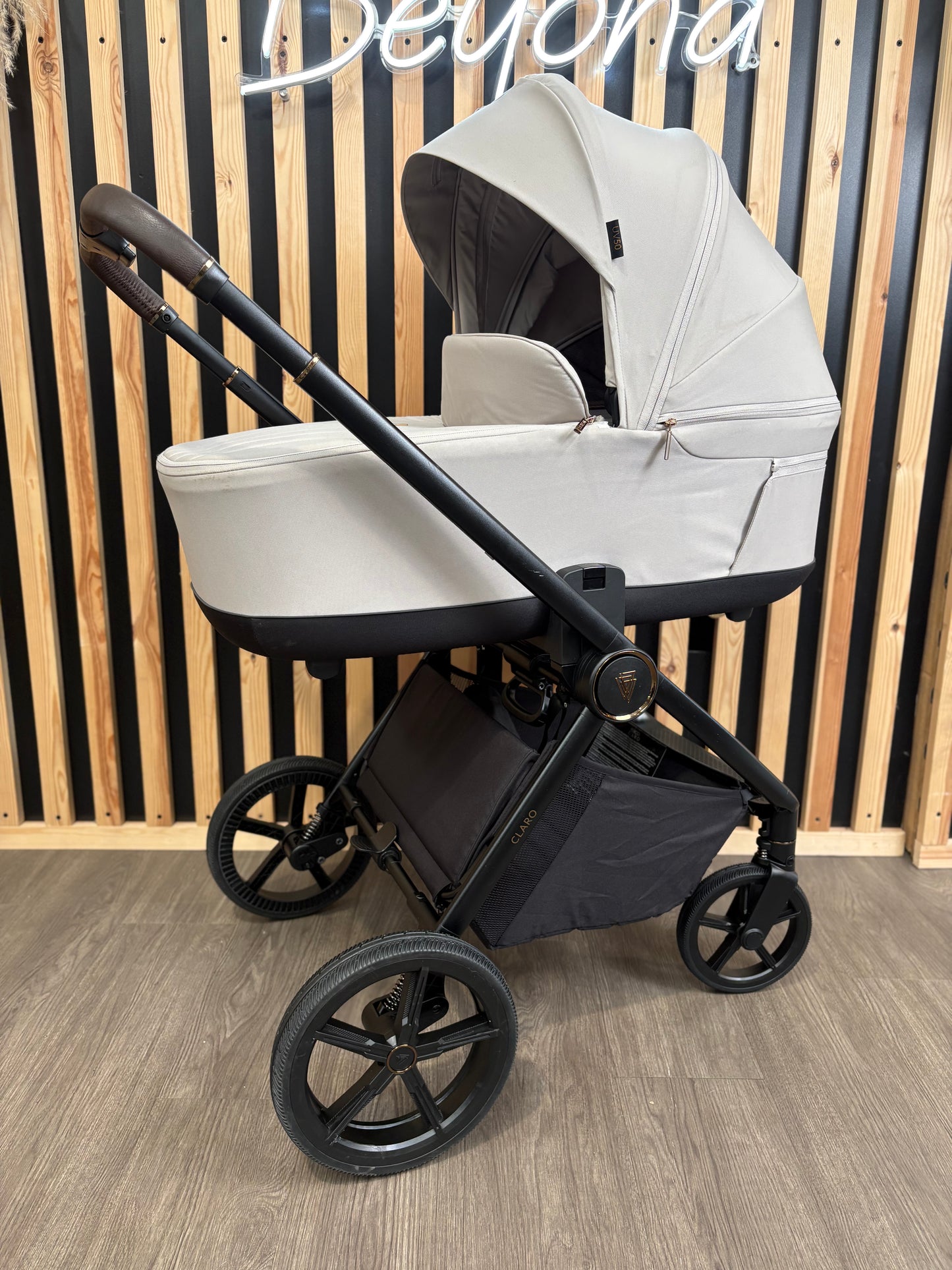 PRE LOVED Venicci Claro 3-in-1 Travel System - Vanilla
