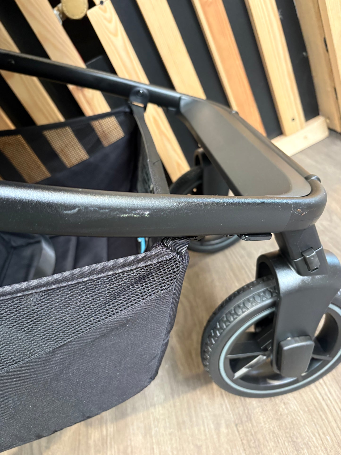 PRE LOVED Venicci Tinum Edge 2-in-1 Travel System - Ocean
