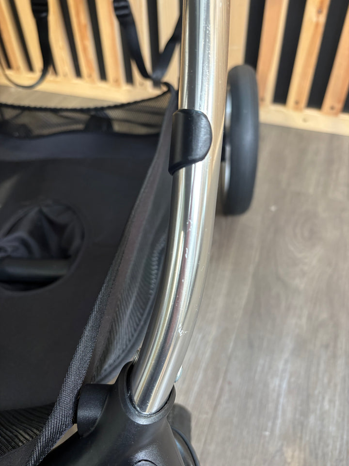 PRE LOVED egg2 Travel System - Monument Grey