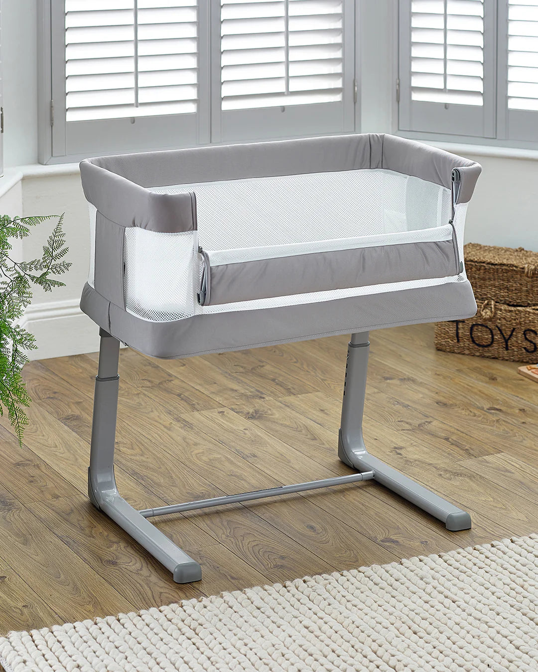 Oyster Drop Side Wiggle Crib Co-Sleeper - Carbonite