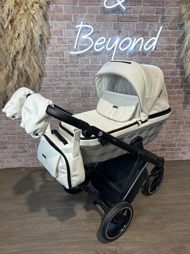 EX DISPLAY Mee-go New Milano Special Edition Travel System - White Leatherette
