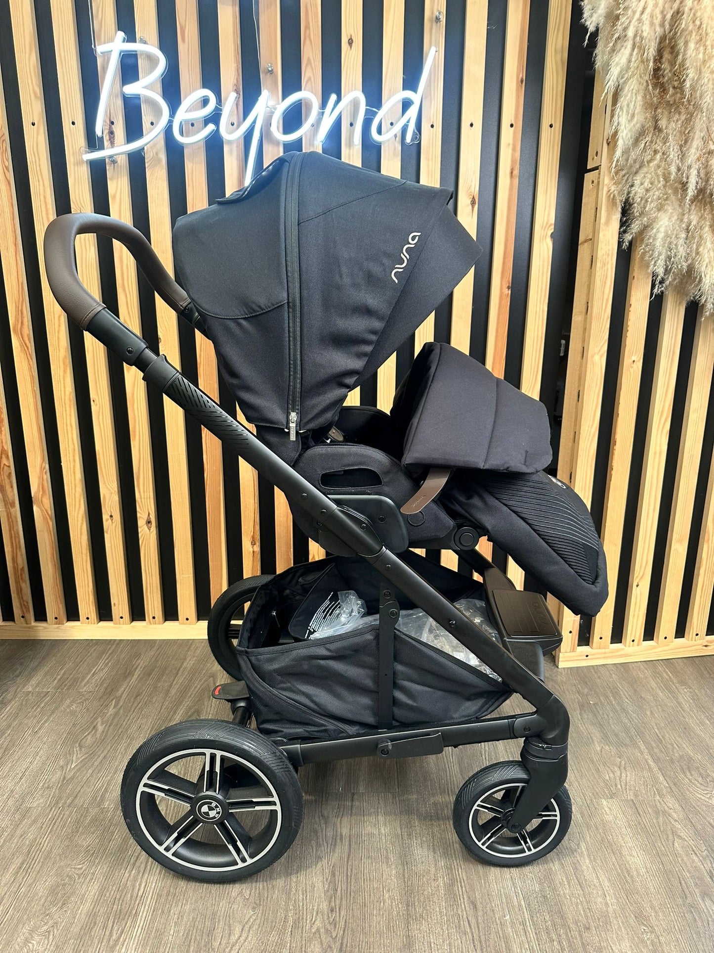 OPEN BOX Nuna x BMW Mixx Pushchair - Element