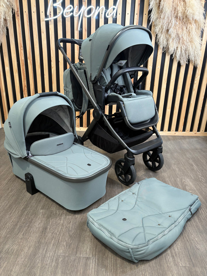 EX DISPLAY Venicci Upline2 3in1 Travel System - Aloe