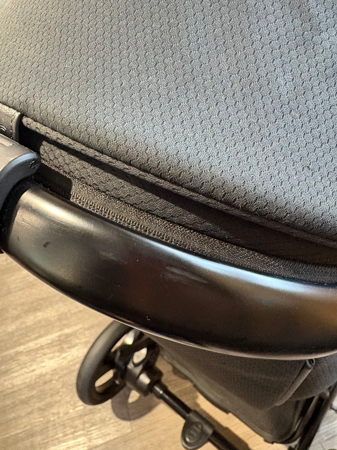 PRE LOVED egg2 Travel System - Just Black