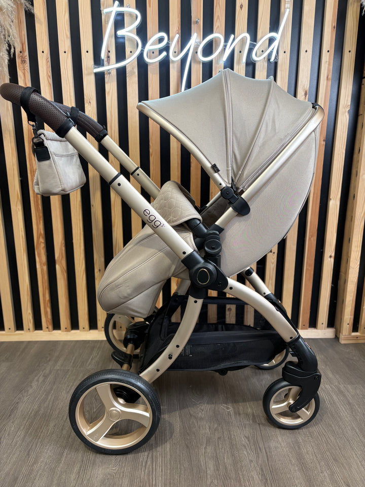 PRE LOVED egg3 Travel System - Feather