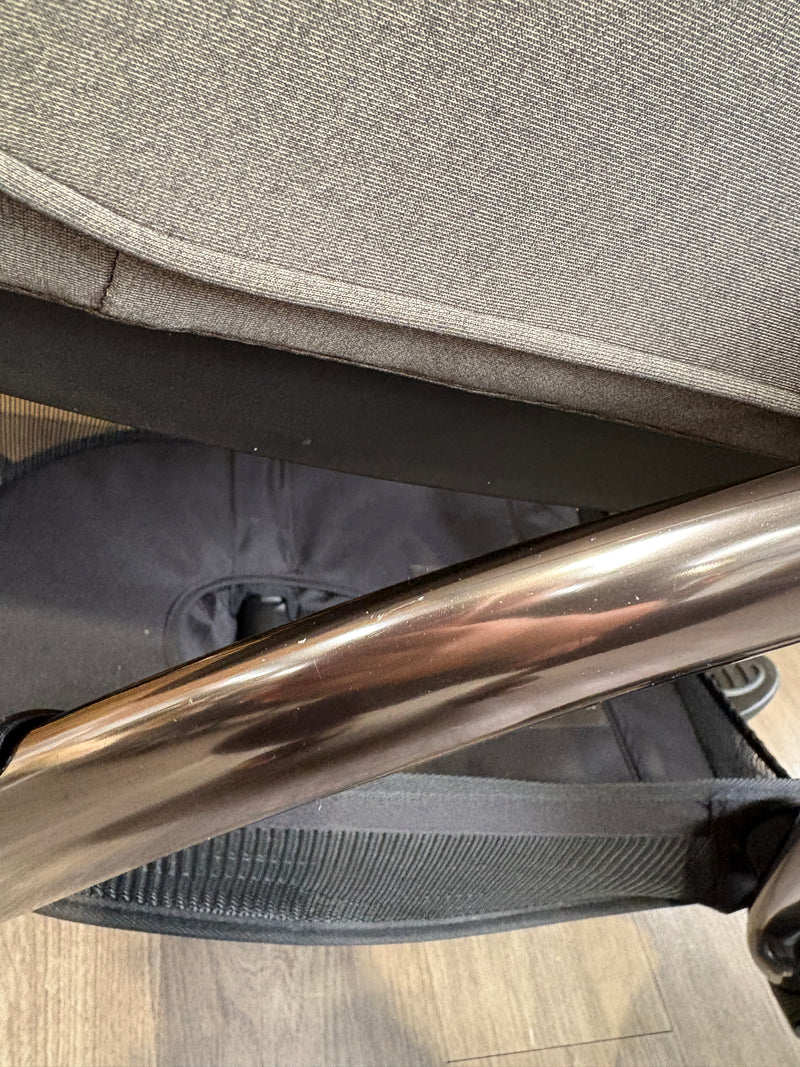 PRE LOVED egg3 Travel System - Hunter Green