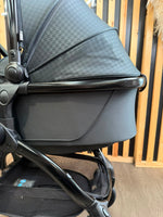 PRE LOVED egg3 Travel System - Houndstooth Black
