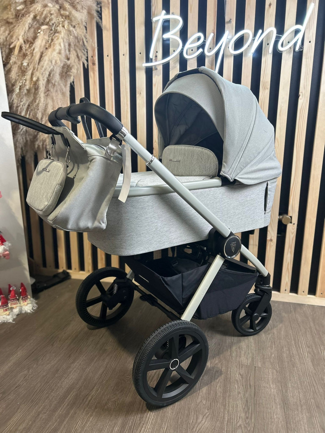 EX DISPLAY Venicci Tinum Upline Travel System - Moonstone