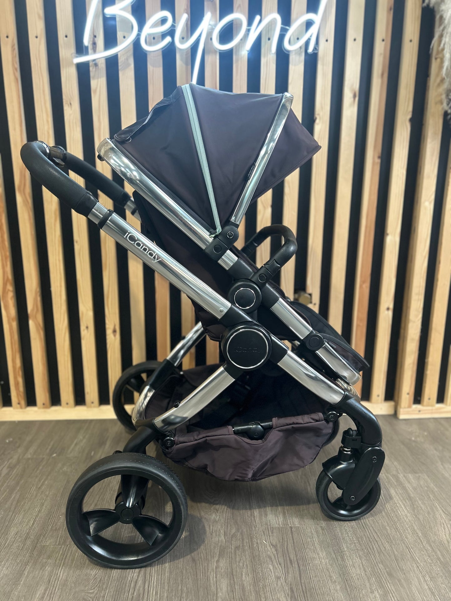 PRE LOVED iCandy Peach 5 2-in-1 Travel System - Beluga Grey