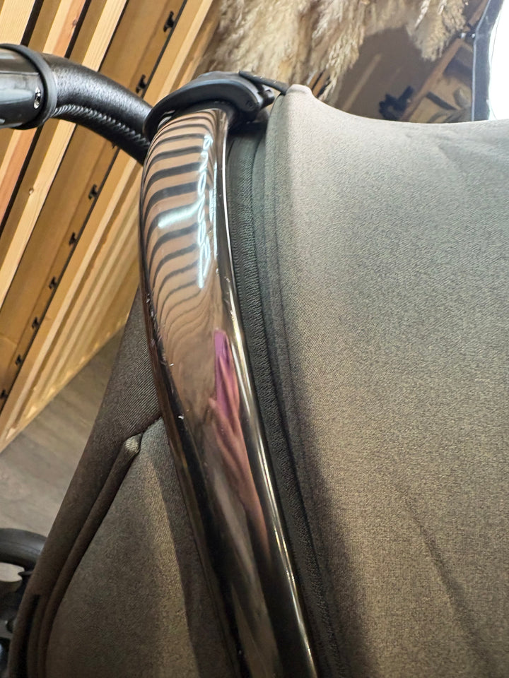 PRE LOVED egg3 Travel System - Hunter Green